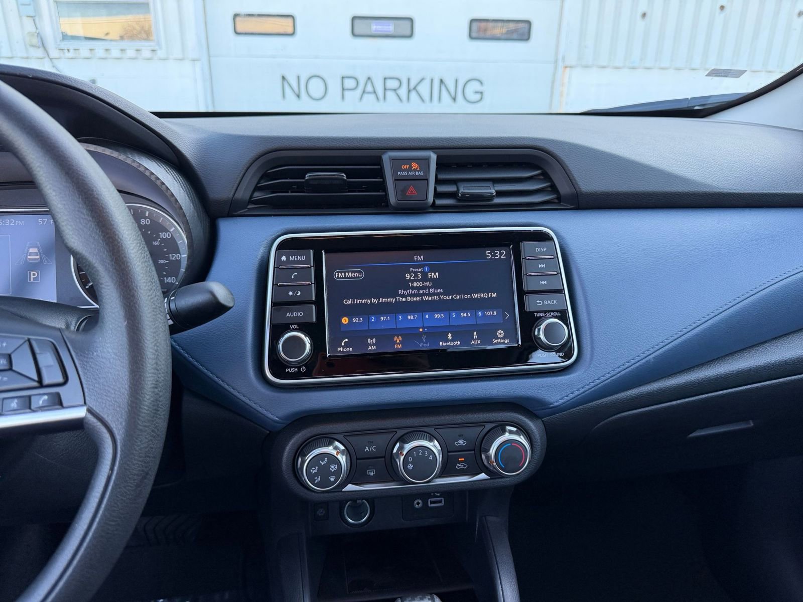 Used 2025 Nissan Versa SV image 17