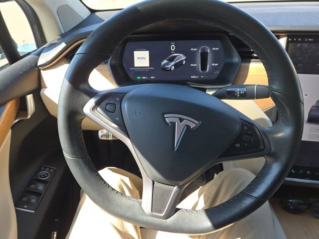 Used 2018 Tesla Model X 75D image 11