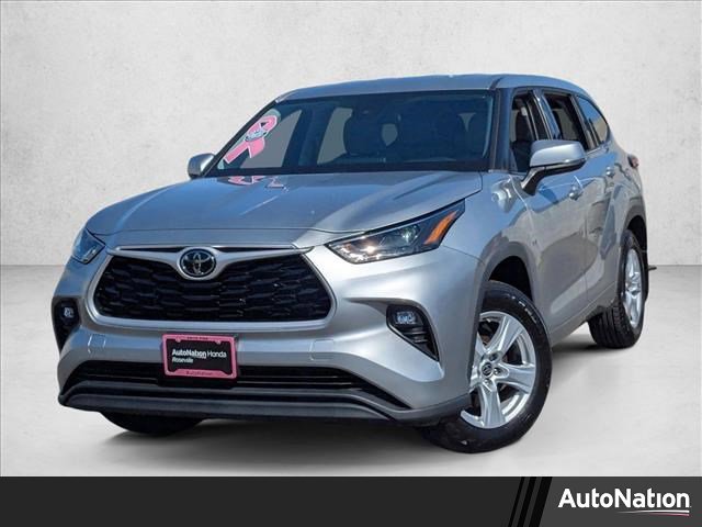 Used 2022 Toyota Highlander LE