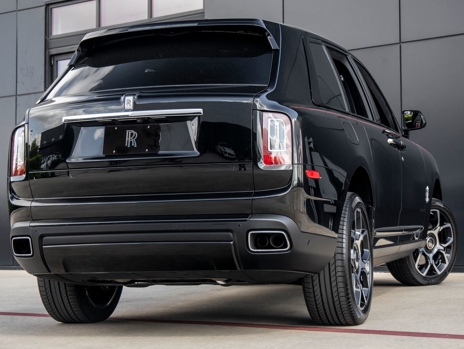 Certified 2023 Rolls-Royce Cullinan w/ Dark Exterior Package image 2