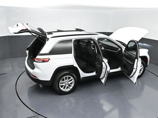 Used 2025 Jeep Grand Cherokee Laredo X image 54