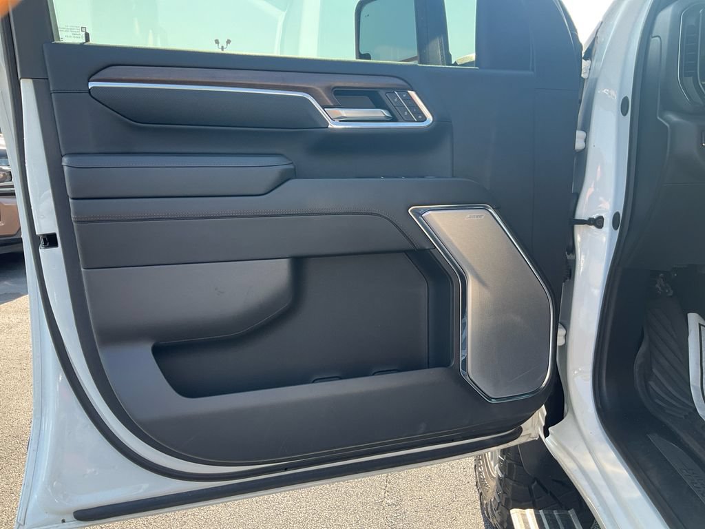 Used 2024 Chevrolet Silverado 3500 High Country w/ High Country Premium Package AWD/4WD image 17