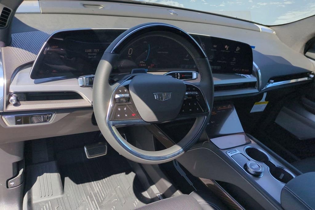 New 2026 Cadillac Vistiq Luxury w/ LPO, Floor Liner Package AWD/4WD image 6