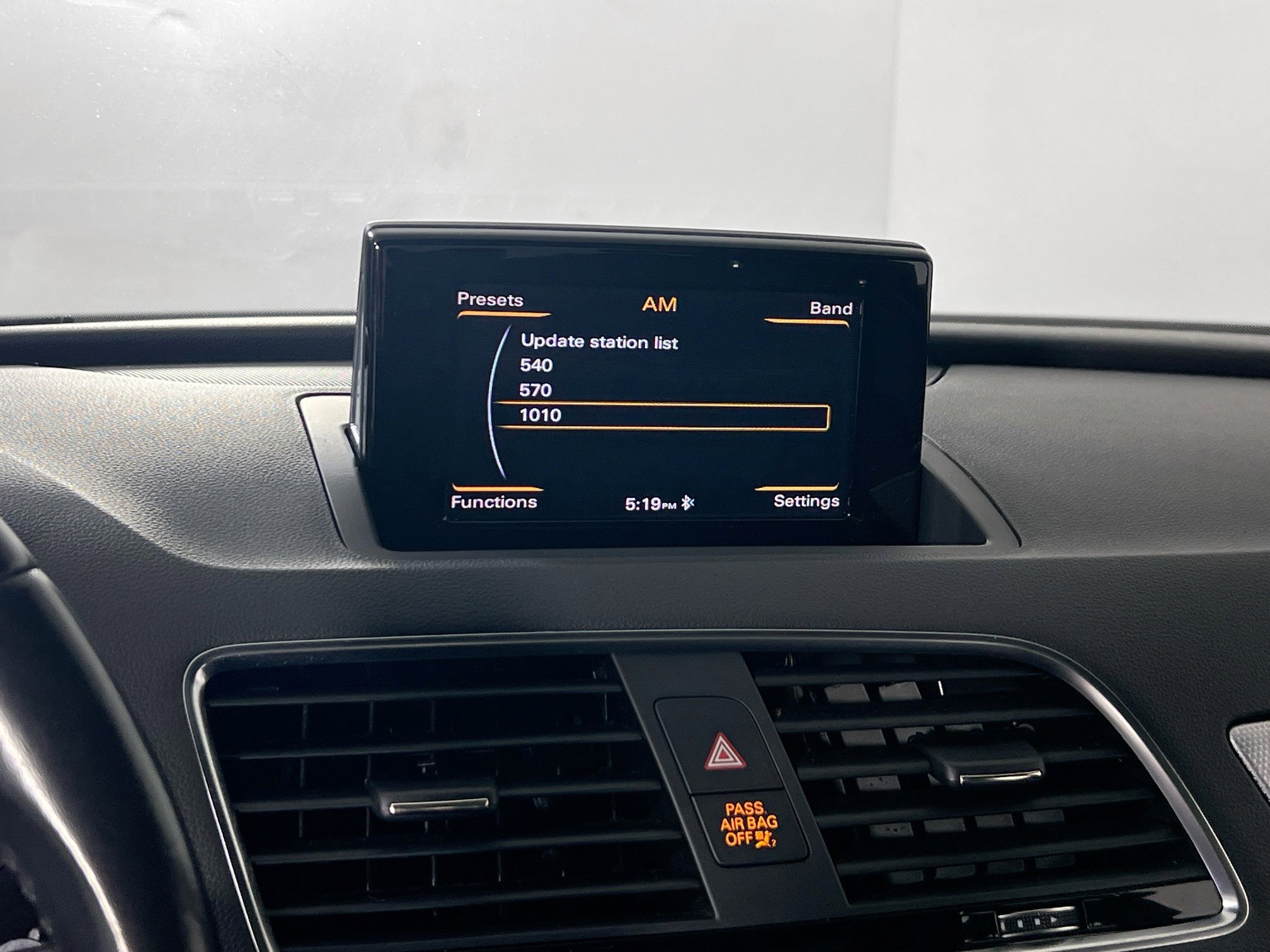 Used 2018 Audi Q3 2.0T Premium w/ Convenience Package image 14