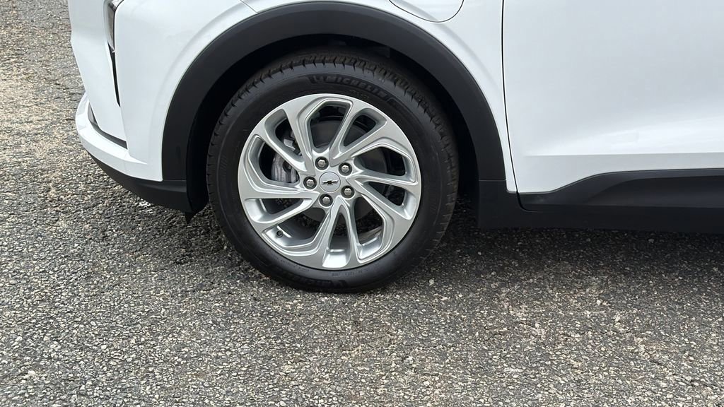 New 2027 Chevrolet Bolt LT w/ Comfort Package image 9