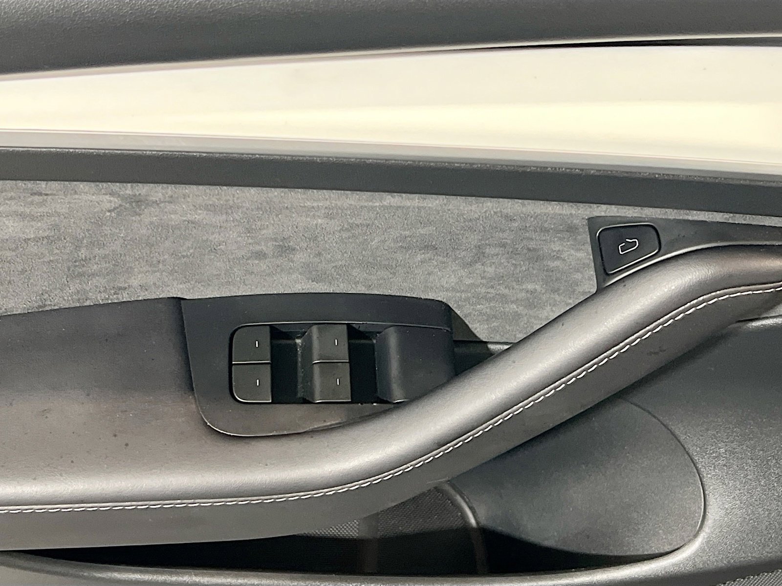 Used 2023 Tesla Model 3 Standard Range image 14