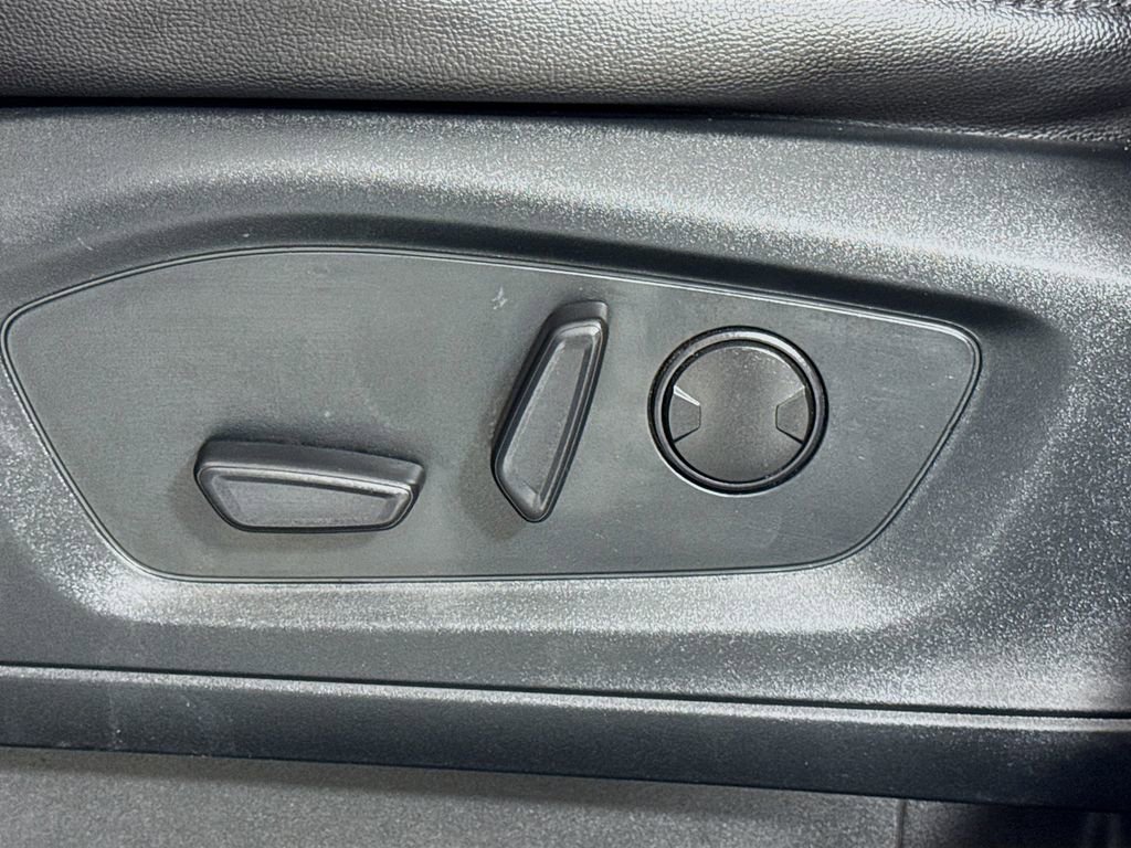 Used 2023 Ford Explorer Limited w/ Equipment Group 301A image 20