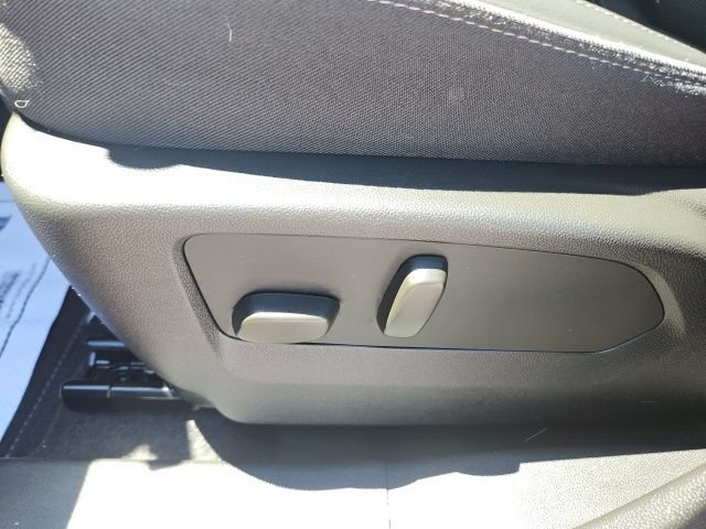 Used 2023 Buick Envision Essence FWD image 21