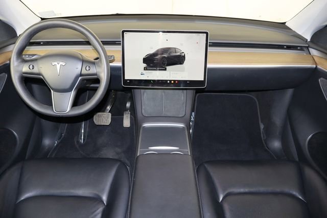 Used 2023 Tesla Model Y Long Range image 11