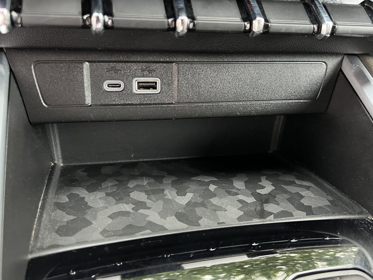 Used 2024 Chevrolet Colorado ZR2 w/ Technology Package AWD/4WD image 23