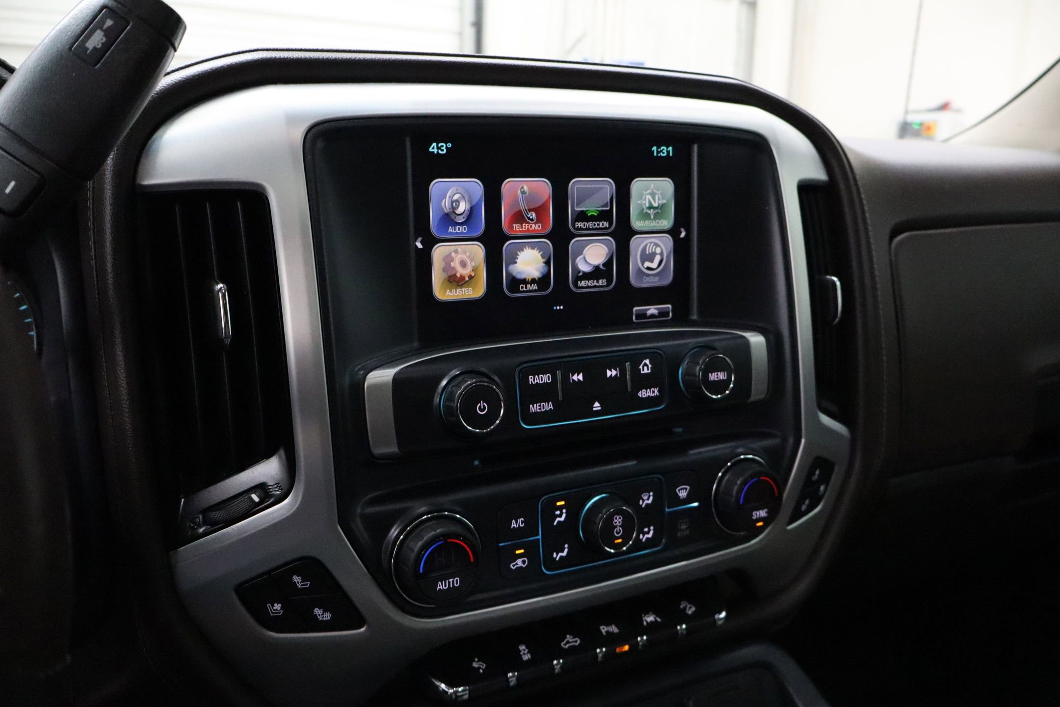 Used 2018 GMC Sierra 1500 SLT image 16