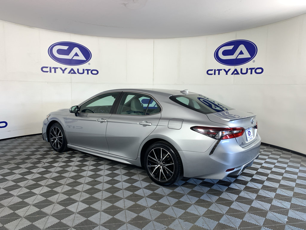 Used 2021 Toyota Camry SE FWD image 5