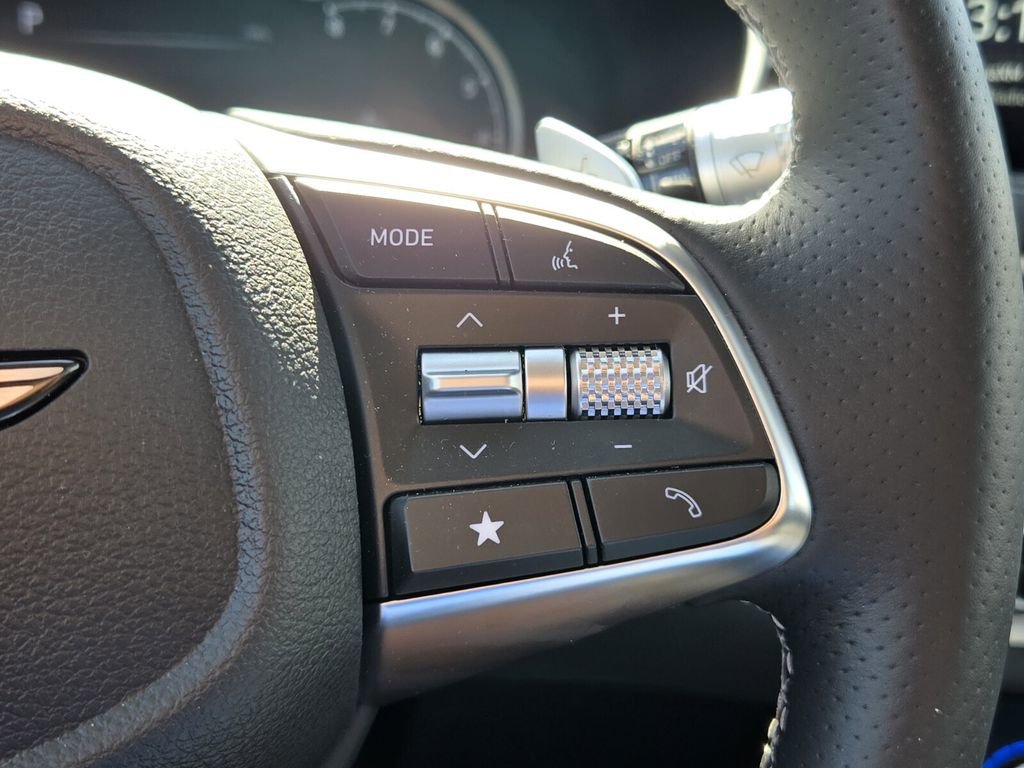 Used 2026 Genesis G70 2.5T Prestige RWD image 25