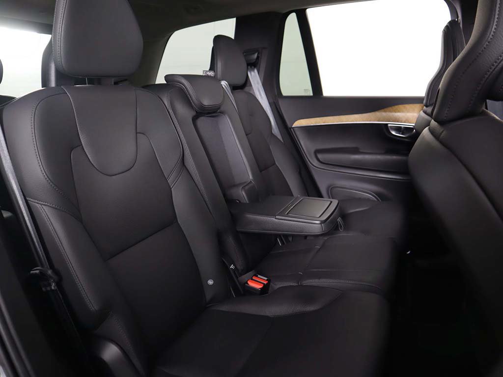 Used 2025 Volvo XC90 B6 Plus w/ Protection Package Premier AWD/4WD image 38