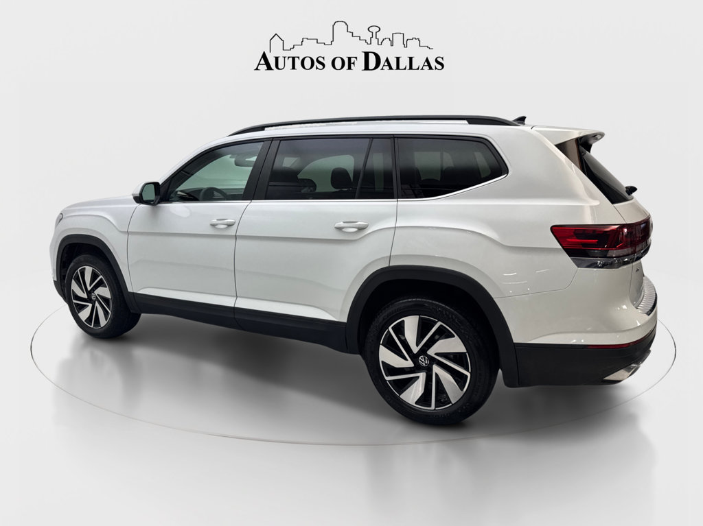 Used 2024 Volkswagen Atlas SE w/ Panoramic Sunroof Package FWD image 10