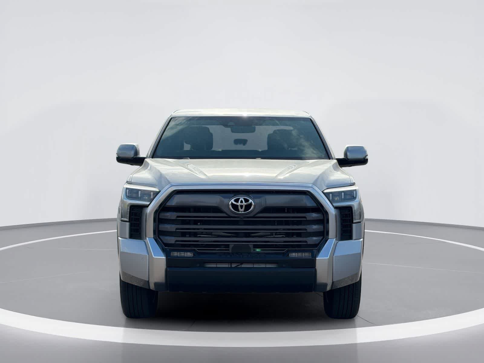 Used 2026 Toyota Tundra Limited AWD/4WD image 5