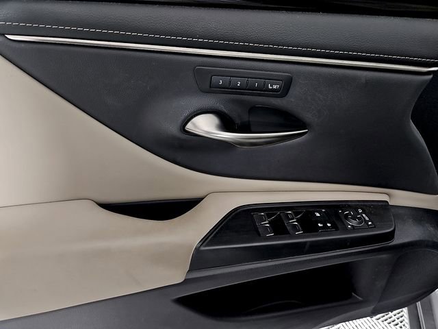 Used 2021 Lexus ES 300h w/ Premium Package image 13