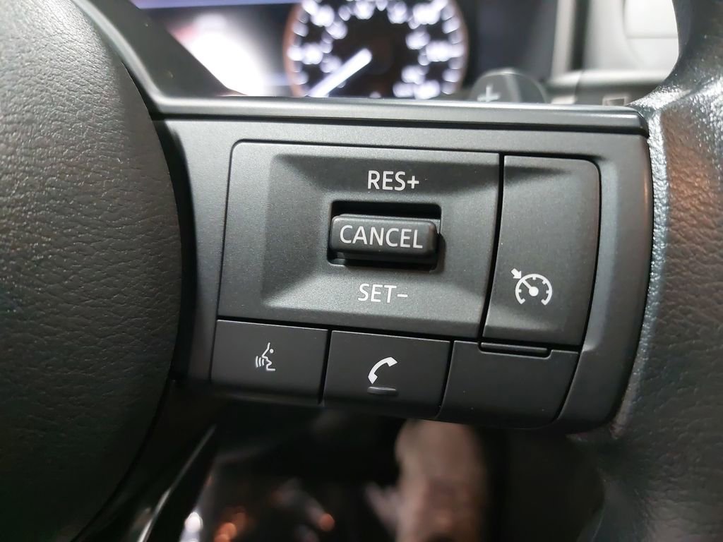 Used 2023 Nissan Rogue S image 17