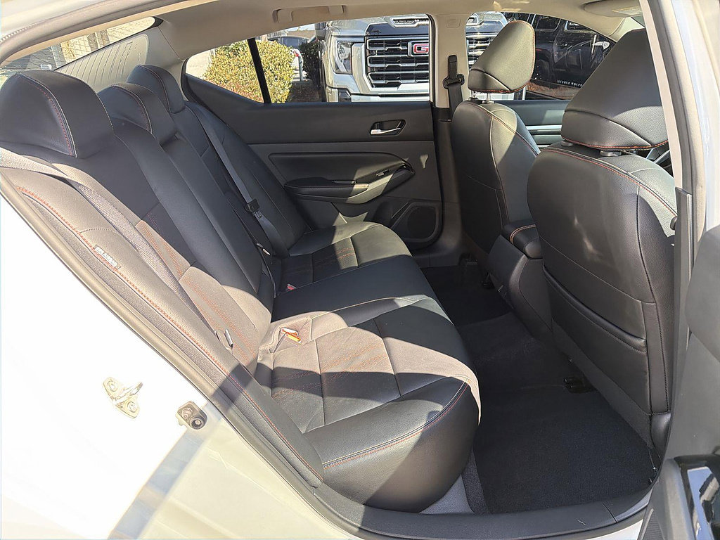 Used 2023 Nissan Altima 2.5 SR w/ SR Premium Package FWD image 27