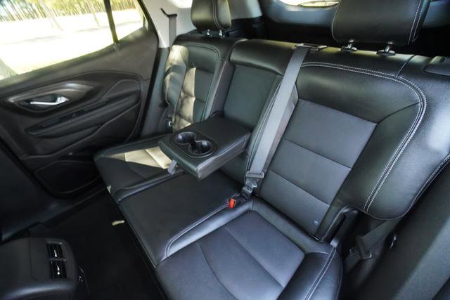 Used 2024 GMC Terrain SLT image 29