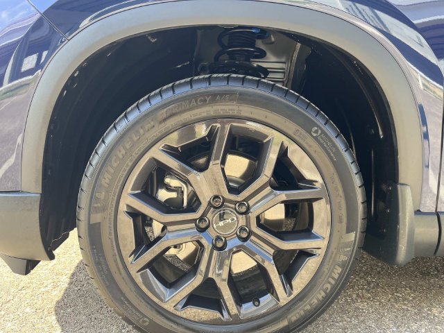 Certified 2025 Honda Pilot Touring image 12