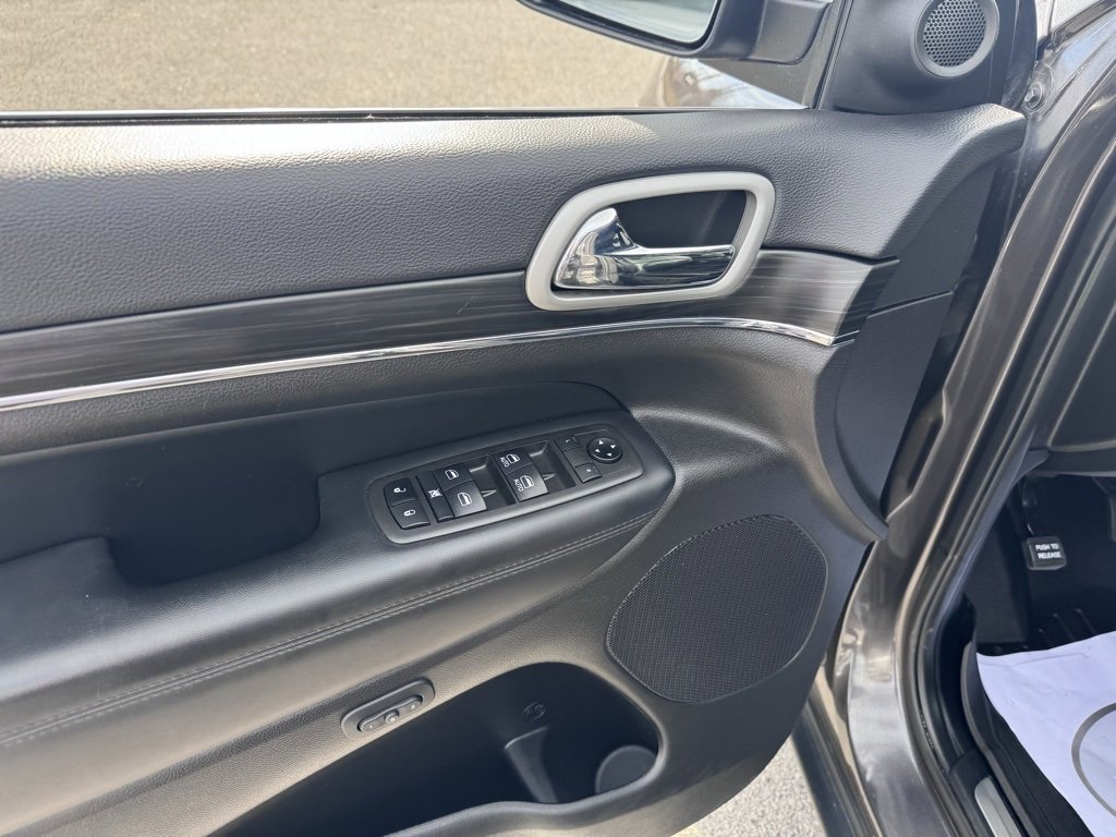 Used 2021 Jeep Grand Cherokee Limited image 13