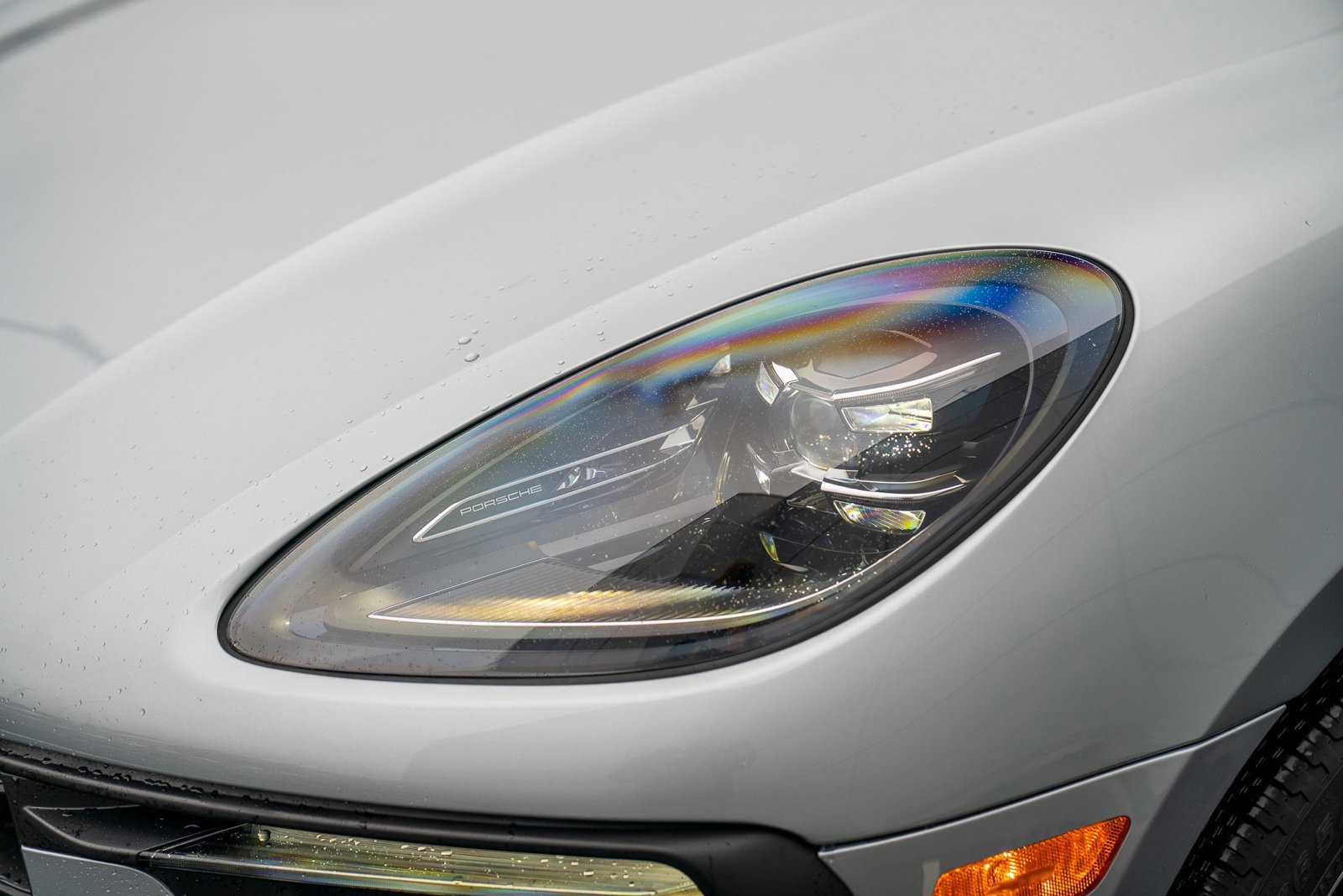 Used 2025 Porsche Macan image 30