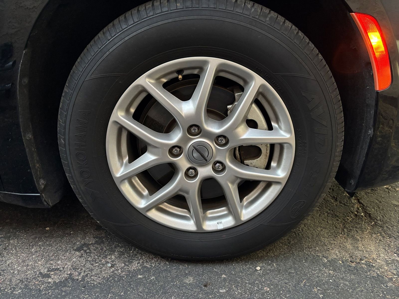 Used 2024 Chrysler Pacifica Touring-L image 33