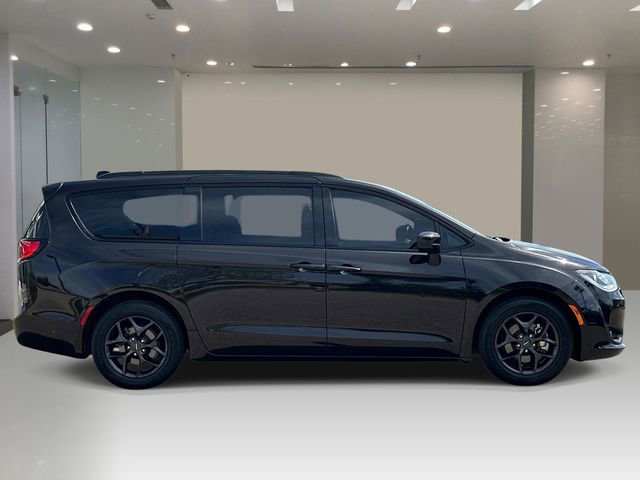 Used 2019 Chrysler Pacifica Touring-L Plus w/ S Appearance Package FWD image 5