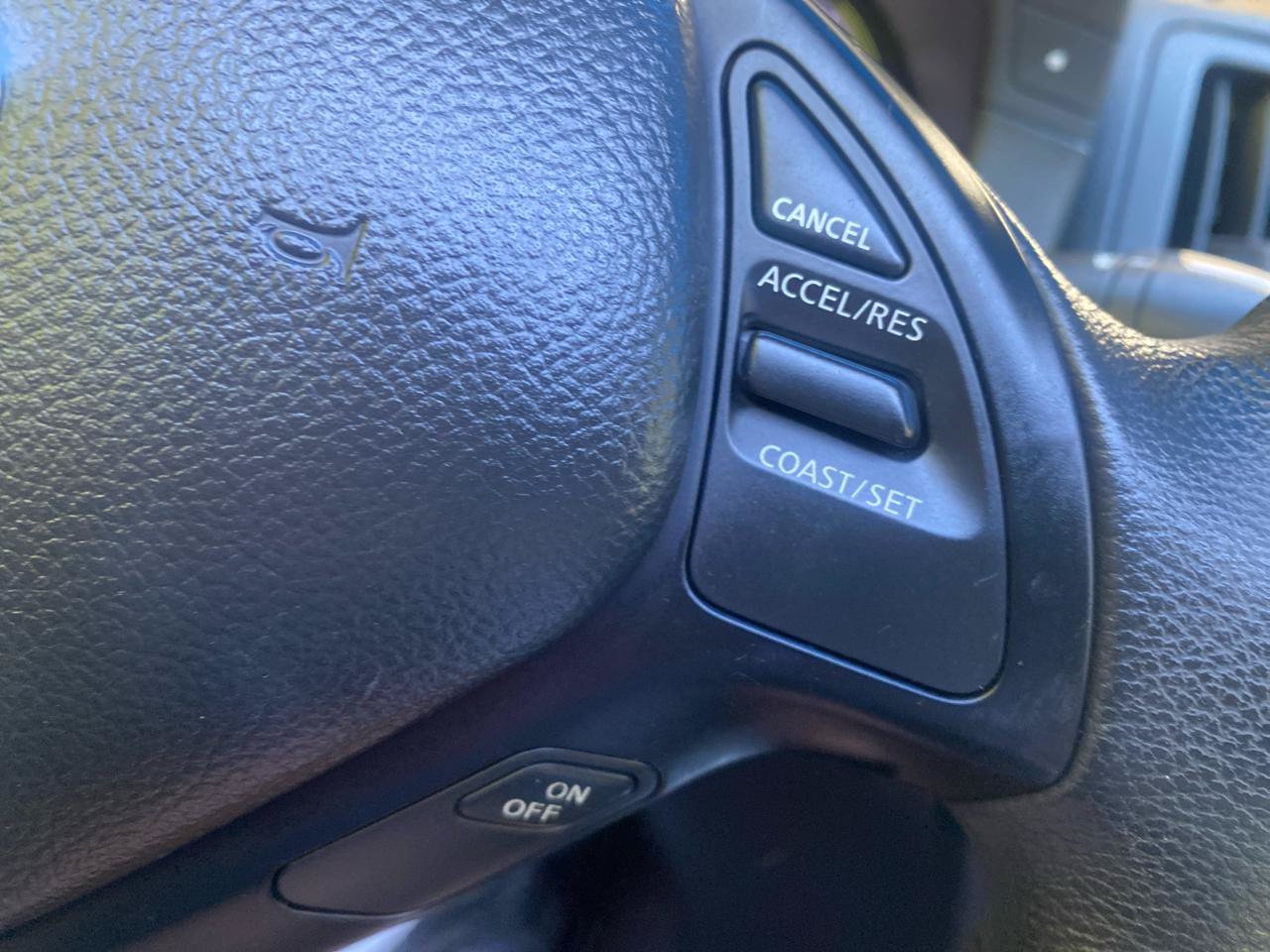 Used 2013 INFINITI G37 Convertible w/ Premium Pkg RWD image 11