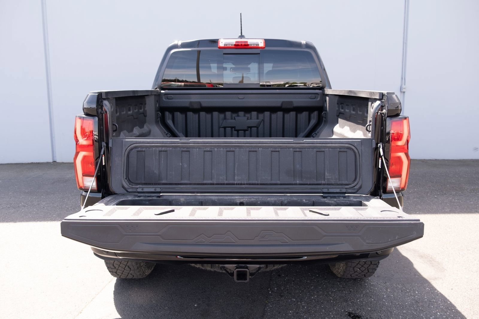 Used 2026 Chevrolet Colorado ZR2 w/ Technology Package AWD/4WD image 24