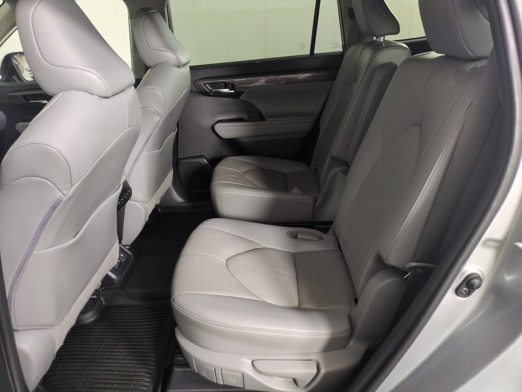 Used 2020 Toyota Highlander Limited AWD/4WD image 28