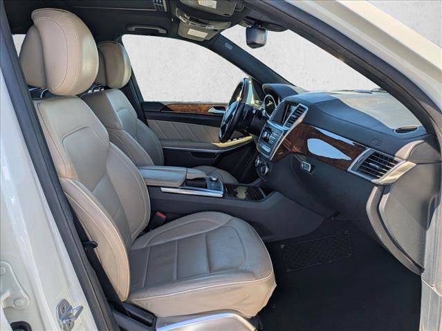 Used 2013 Mercedes-Benz GL 550 4MATIC image 21