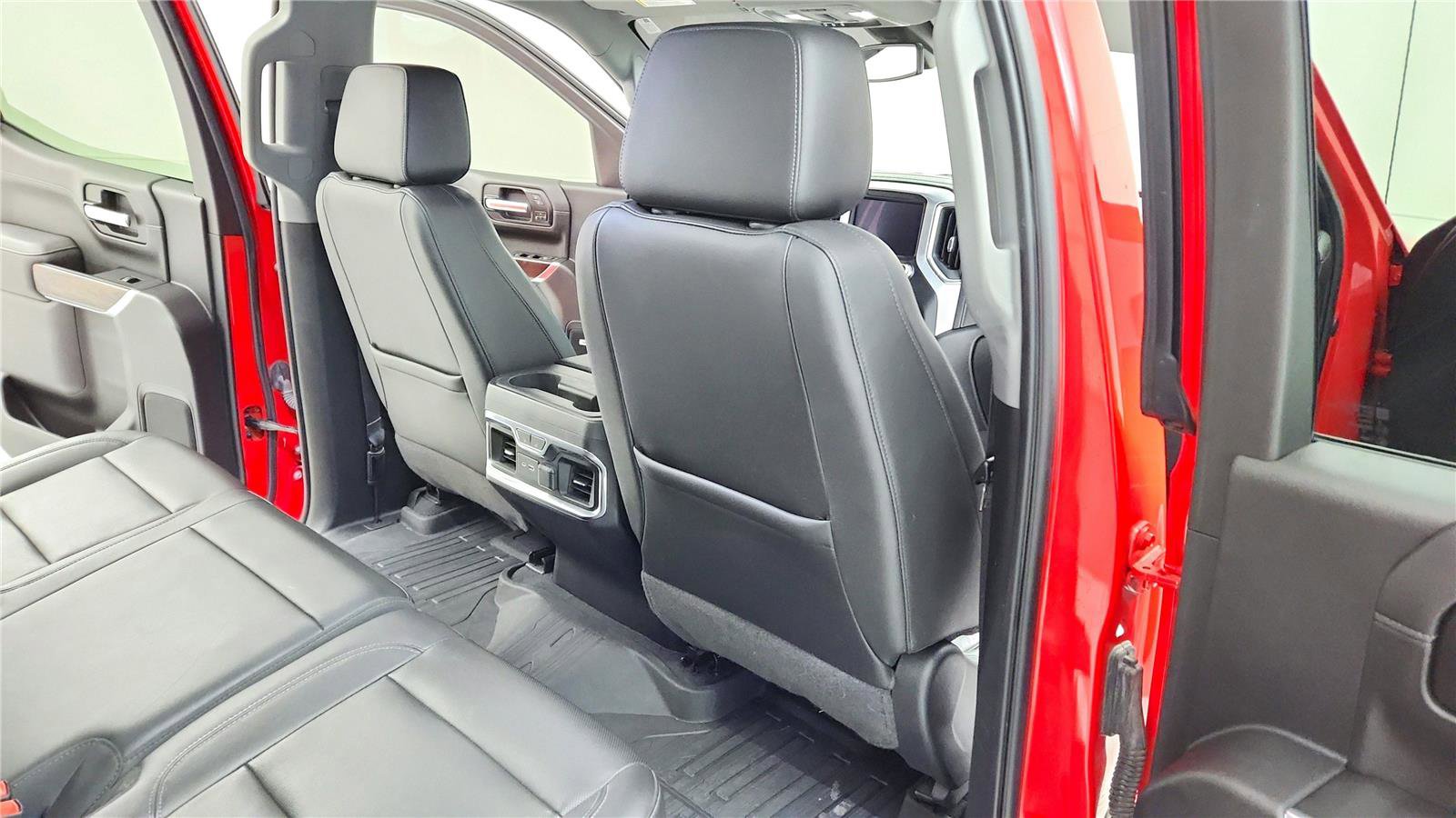 Used 2020 GMC Sierra 1500 SLT image 34