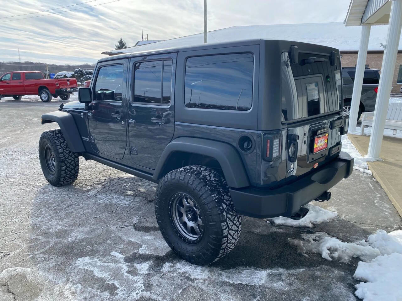 Used 2017 Jeep Wrangler Unlimited Rubicon w/ Cold Weather Group image 4