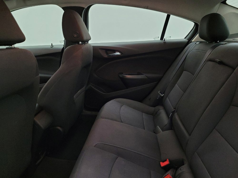 Used 2018 Chevrolet Cruze LT w/ Convenience Package image 18