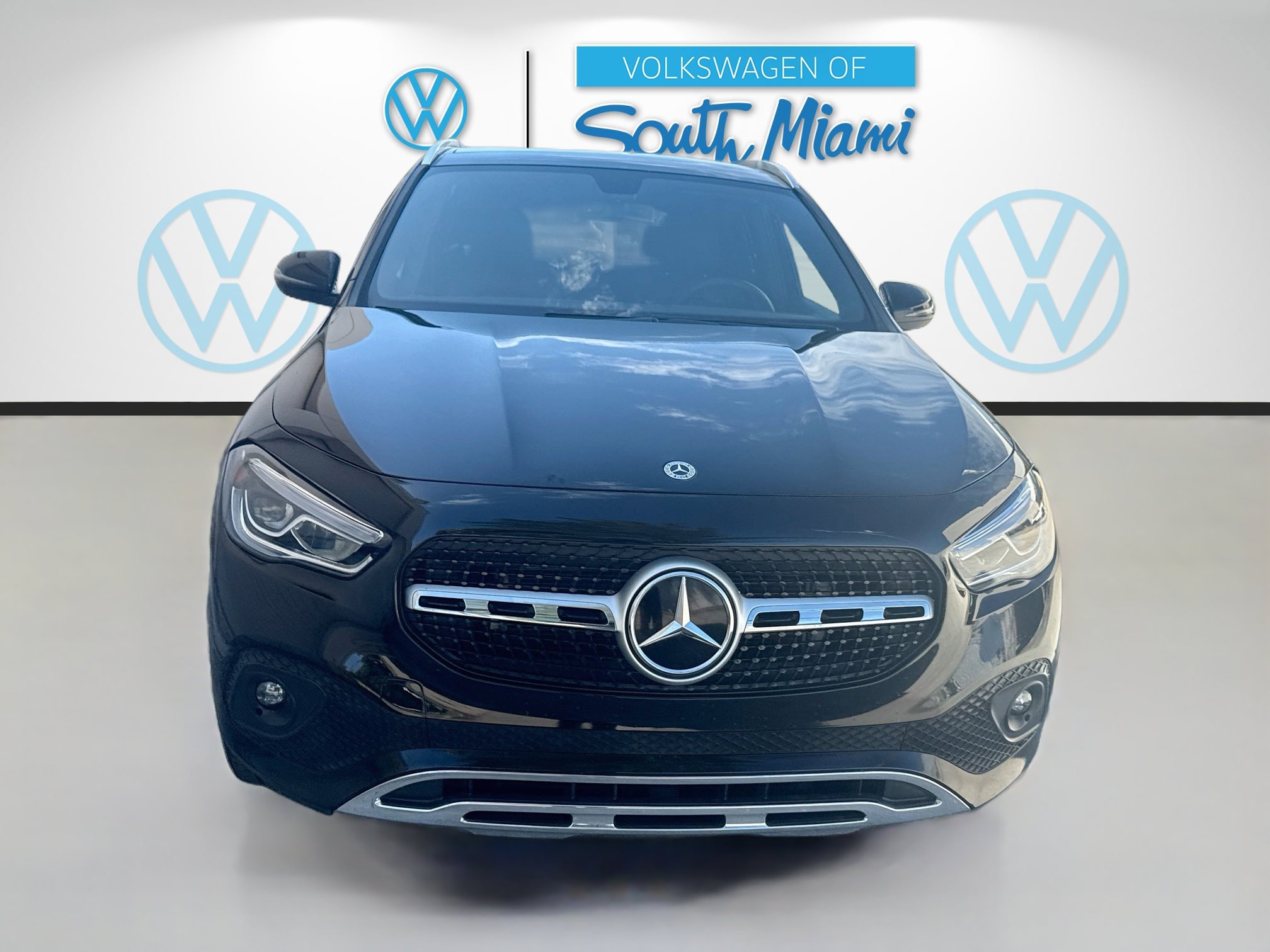 Used 2021 Mercedes-Benz GLA 250 4MATIC w/ Premium Package image 2