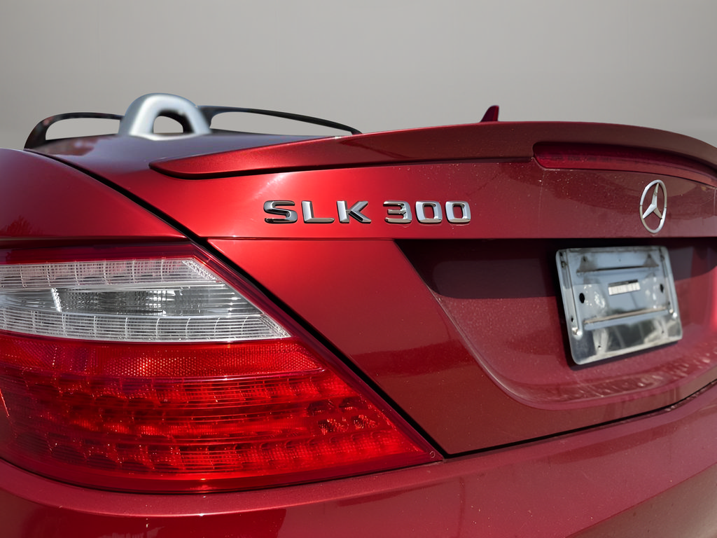 Used 2016 Mercedes-Benz SLK 300 image 28