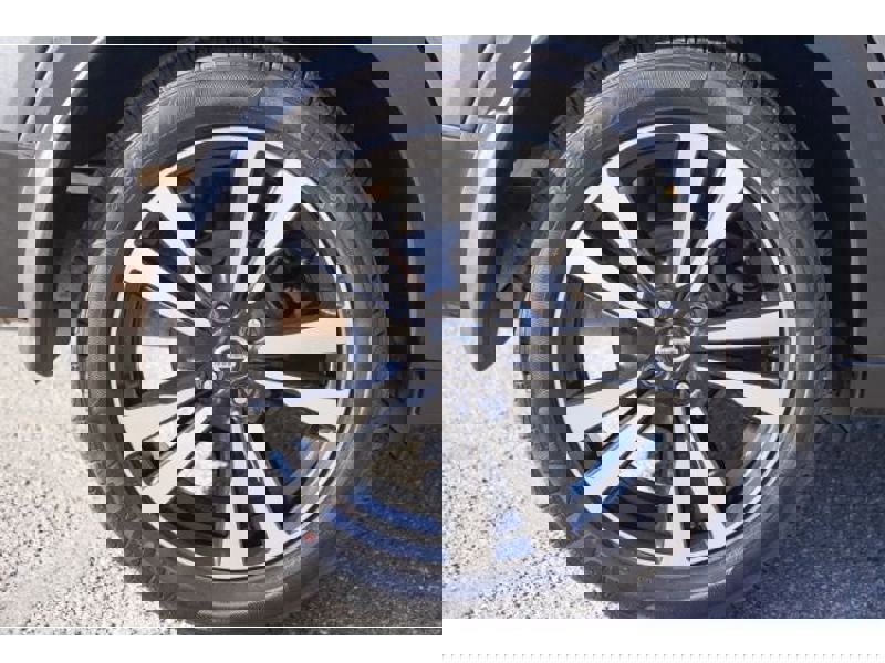 Used 2020 Nissan Kicks SV image 10