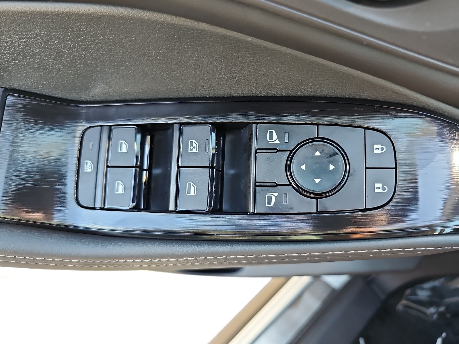 New 2027 Nissan Rogue Dark Armor FWD image 27