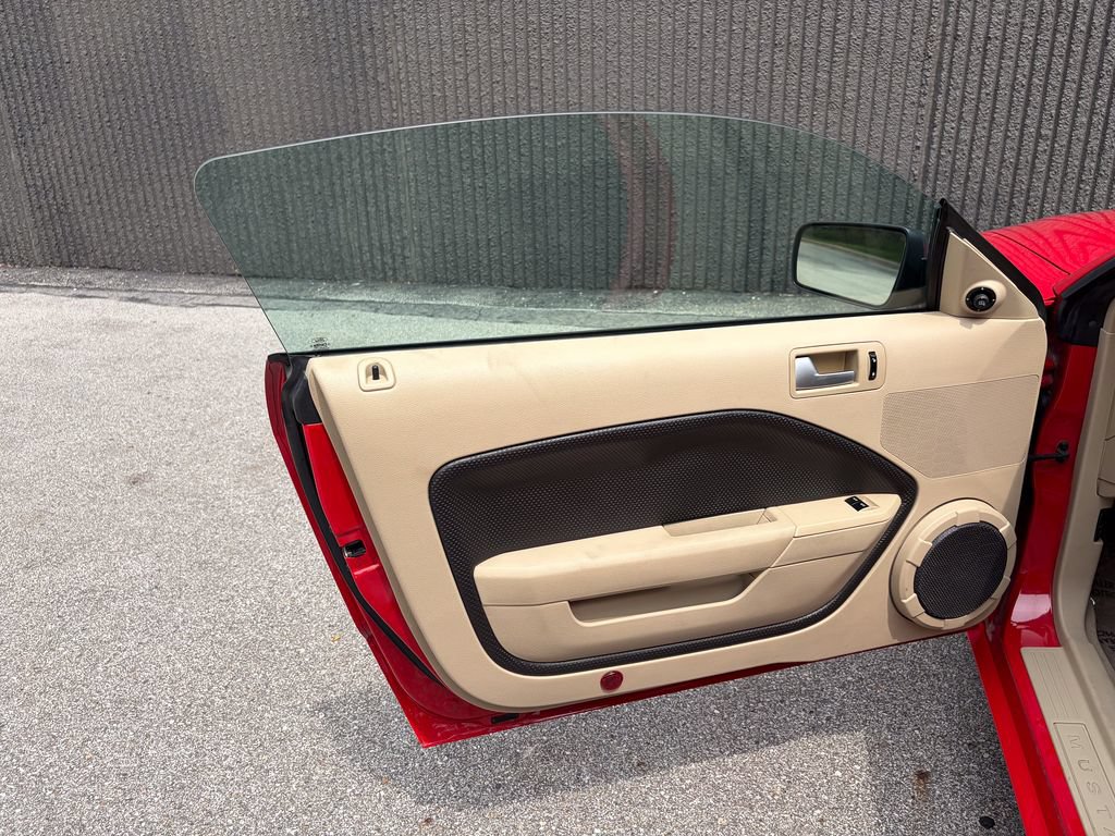 Used 2006 Ford Mustang GT RWD image 15