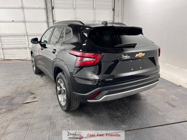 Used 2025 Chevrolet Trax LT image 6