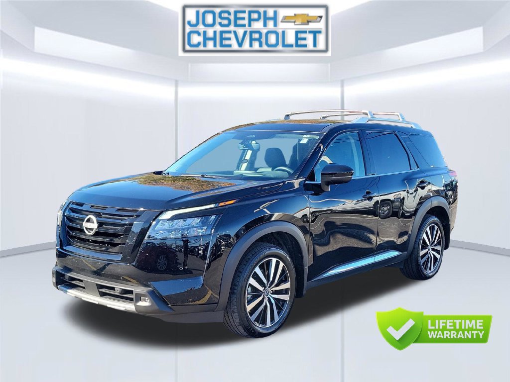 Used 2025 Nissan Pathfinder Platinum w/ Lighting Package (N92) AWD/4WD image 3