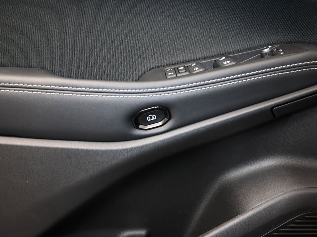 New 2026 Jeep Cherokee Laredo image 13