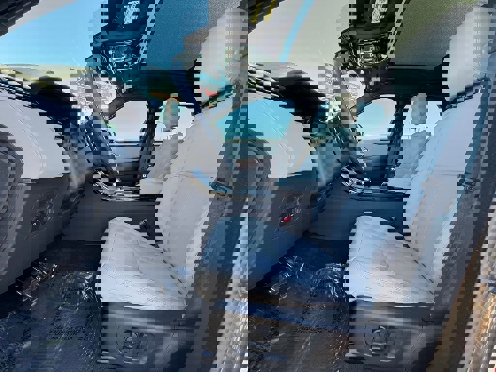 Used 2026 Land Rover Range Rover Velar Dynamic SE image 24