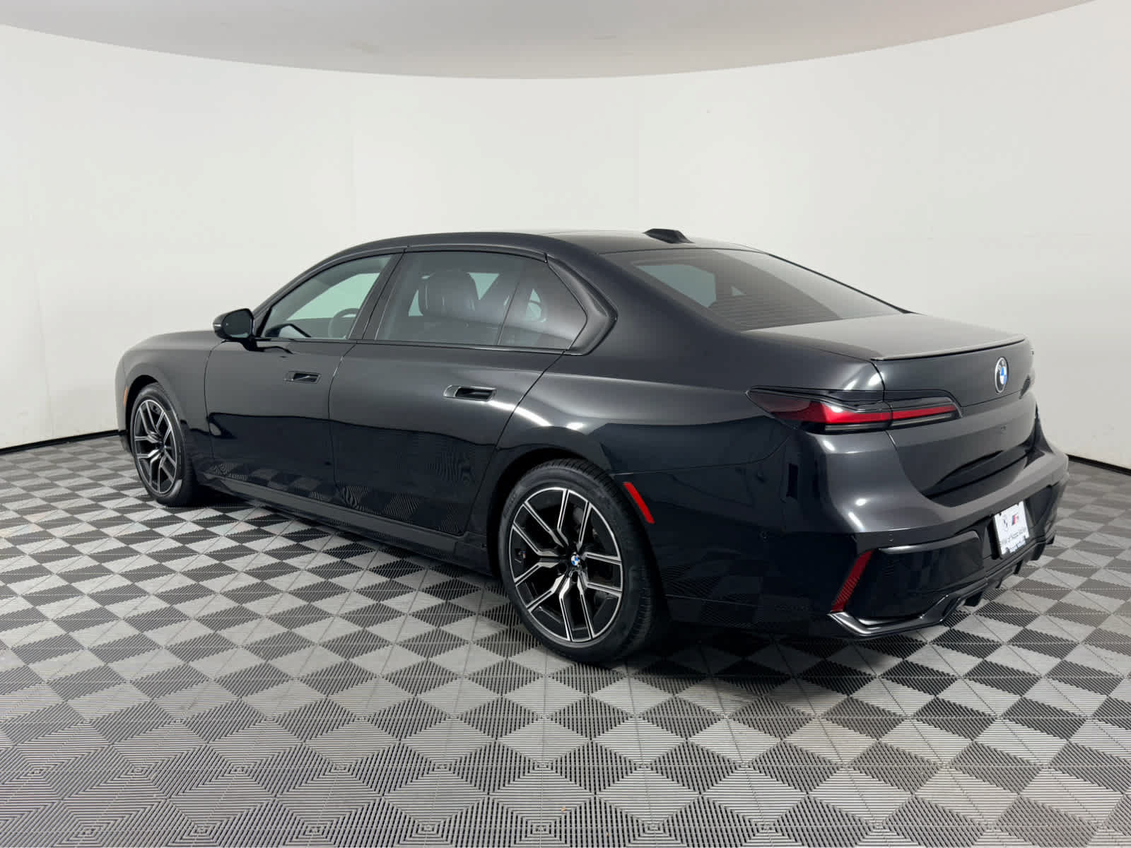 Used 2026 BMW 740i RWD image 5
