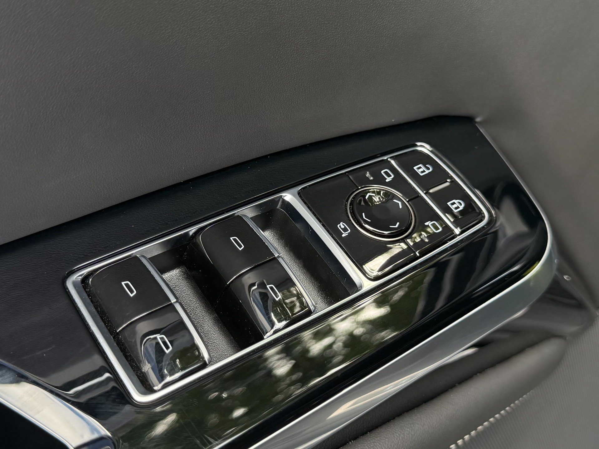 Used 2025 Cadillac Escalade V AWD/4WD image 56
