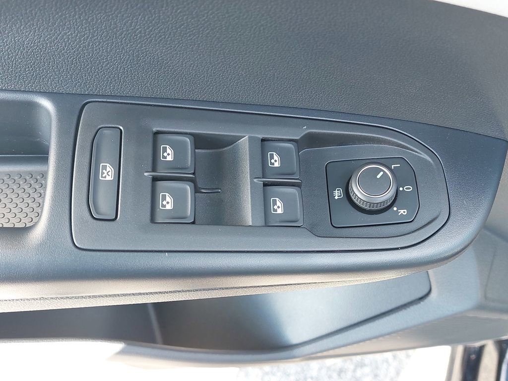 New 2026 Volkswagen Taos S image 24