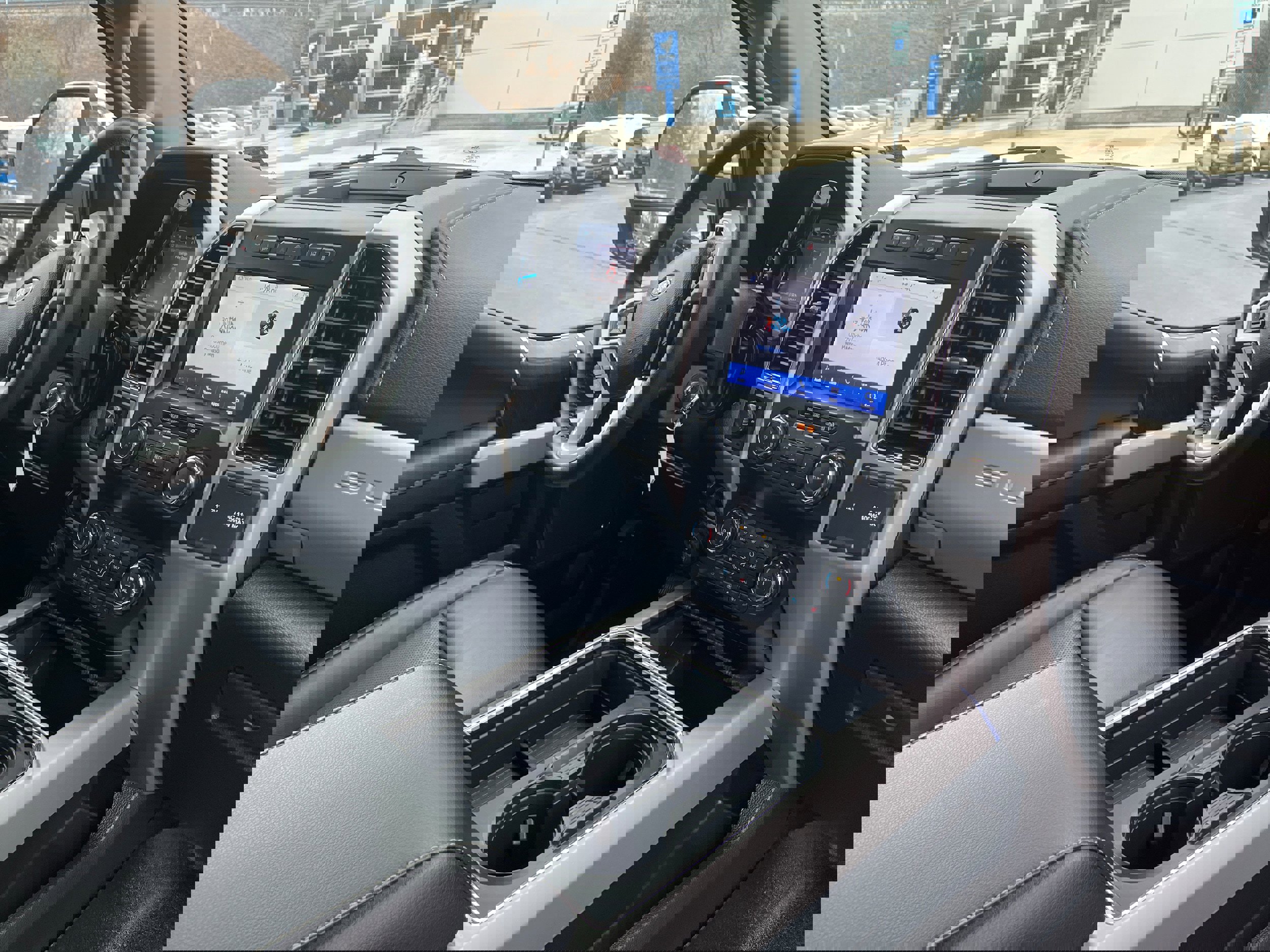 Certified 2020 Ford F350 Lariat w/ Chrome Package image 16