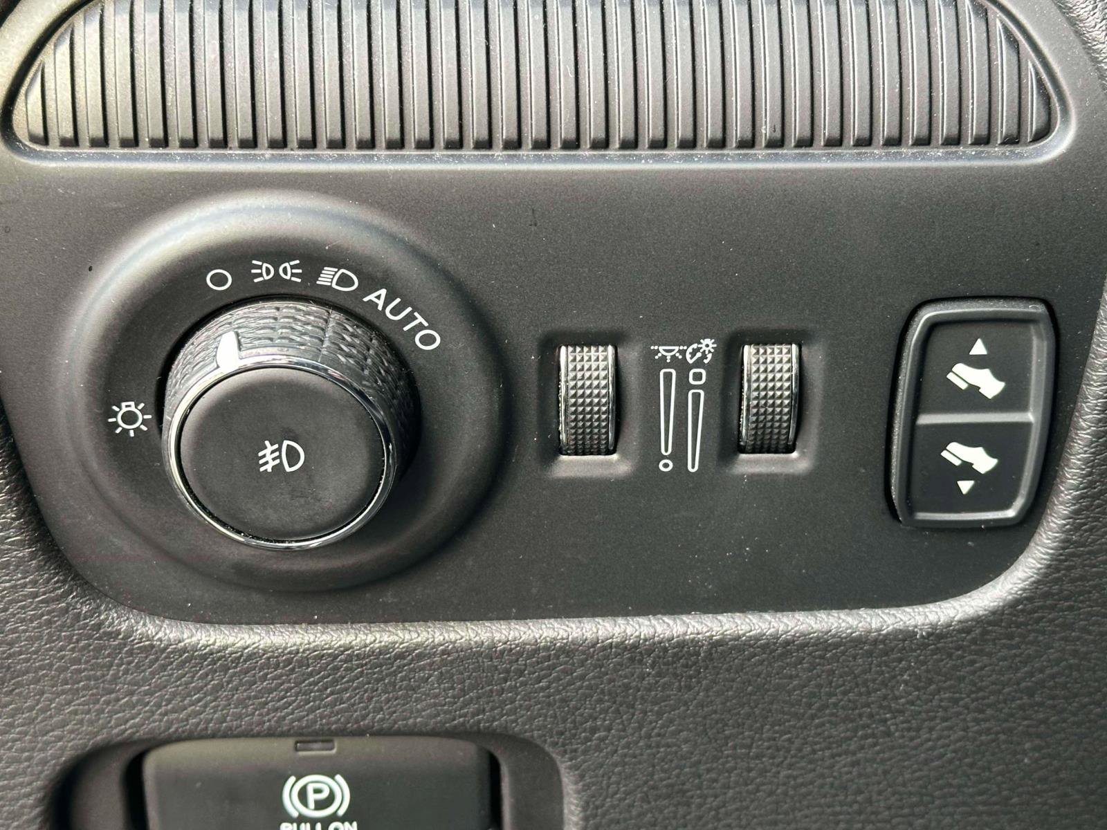 Used 2024 Jeep Wagoneer 4WD w/ Premium Group I image 20